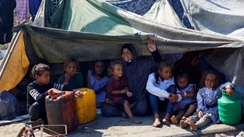 Dire Conditions in the Gaza Strip as Israeli Tanks Advance