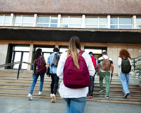 While Teen Boys Shift Toward Conservatism, the Rise of the 'New Chill Girl' Trend Becomes Apparent