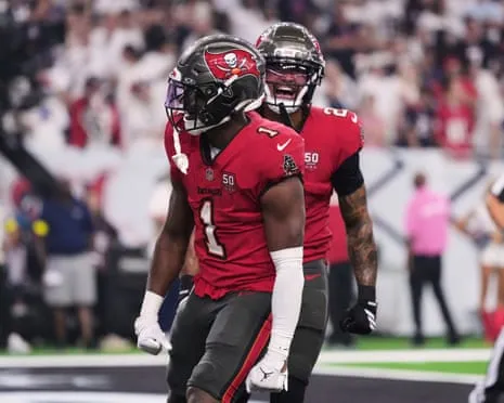 Last-Minute Baker Mayfield Magic Secures Nail-Biting Triumph Against Houston Texans