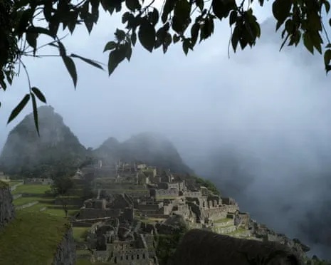 Rocks blocking Railway Lines Leave 900 Visitors near Peru's Historic Site