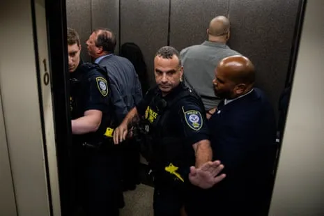 NY Officials Detained After Preventing Ice Entryway to Federal Building